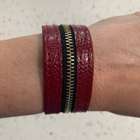 Red Faux Leather Zipper Bracelet - Picture 4 of 7